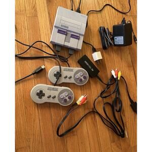Super Nintendo Classic Edition – 2 Controllers – HDMI + RCA – Tested & Working